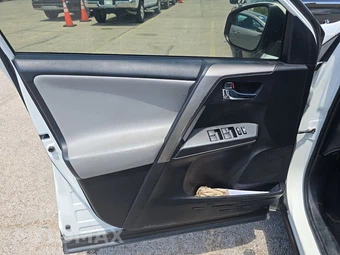 2018 Toyota RAV4 XLE – miniatura 9