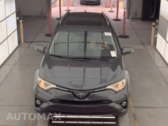 2018 Toyota RAV4 XLE – miniatura 2