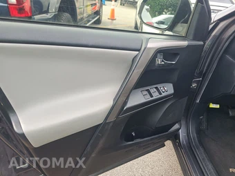 2018 Toyota RAV4 XLE – miniatura 9
