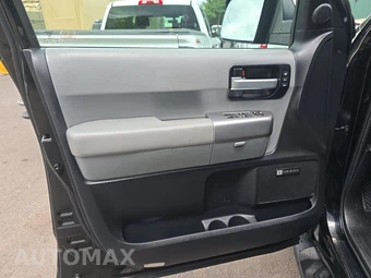 2018 Toyota Sequoia Limited - miniatura 9