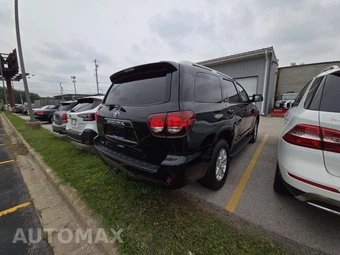 2018 Toyota Sequoia SR5 - miniatura 3