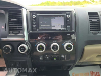 2018 Toyota Sequoia SR5 - miniatura 10