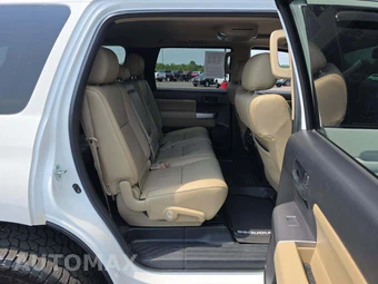 2018 Toyota Sequoia SR5 - miniatura 17