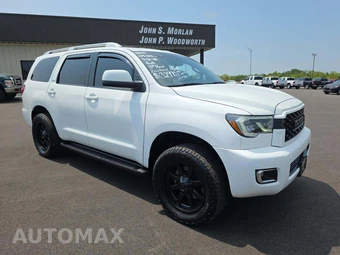 2018 Toyota Sequoia SR5 - miniatura 4