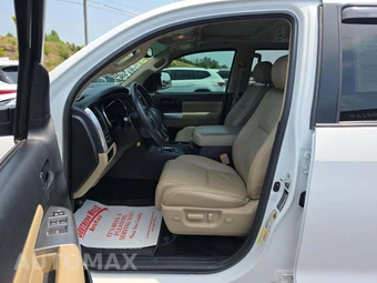 2018 Toyota Sequoia SR5 - miniatura 6