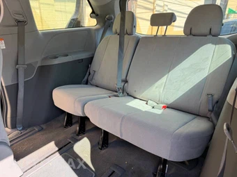 2018 Toyota Sienna L 7-Passenger 119.3" WB - miniatura 14