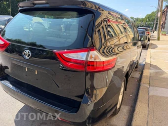2018 Toyota Sienna L 7-Passenger 119.3" WB - miniatura 8