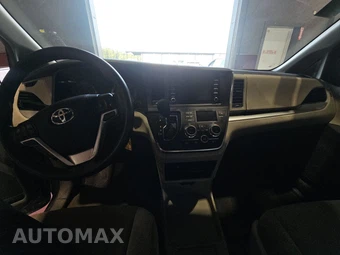 2018 Toyota Sienna L 7-Passenger 119.3" WB - miniatura 11