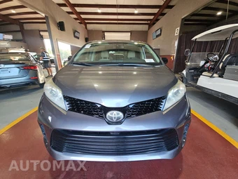 2018 Toyota Sienna L 7-Passenger 119.3" WB - miniatura 2