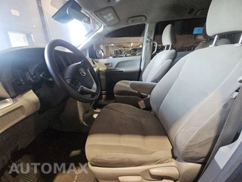 2018 Toyota Sienna L 7-Passenger 119.3" WB - miniatura 7