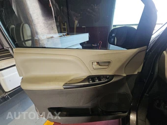 2018 Toyota Sienna L 7-Passenger 119.3" WB - miniatura 9