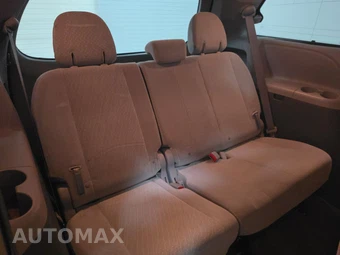 2018 Toyota Sienna LE 8-Passenger 119.3" WB - miniatura 14