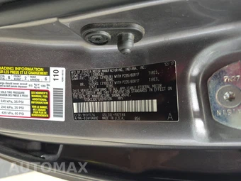 2018 Toyota Sienna LE 8-Passenger 119.3" WB - miniatura 15