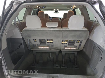 2018 Toyota Sienna LE 8-Passenger 119.3" WB - miniatura 17
