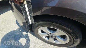 2018 Toyota Sienna LE 8-Passenger 119.3" WB - miniatura 20