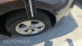 2018 Toyota Sienna LE 8-Passenger 119.3" WB - miniatura 25