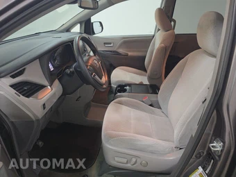 2018 Toyota Sienna LE 8-Passenger 119.3" WB - miniatura 7