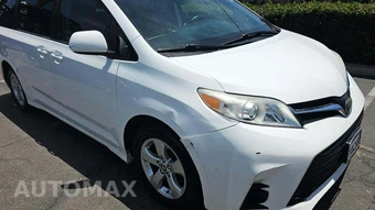 2018 Toyota Sienna LE 8-Passenger 119.3" WB - miniatura 28