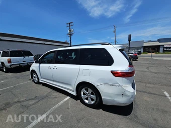 2018 Toyota Sienna LE 8-Passenger 119.3" WB - miniatura 6
