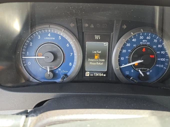 2018 Toyota Sienna LE 8-Passenger 119.3" WB - miniatura 12