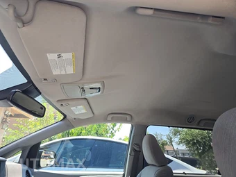 2018 Toyota Sienna LE 8-Passenger 119.3" WB - miniatura 15