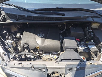 2018 Toyota Sienna LE 8-Passenger 119.3" WB - miniatura 17