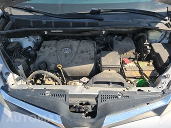2018 Toyota Sienna LE 8-Passenger 119.3" WB - miniatura 16