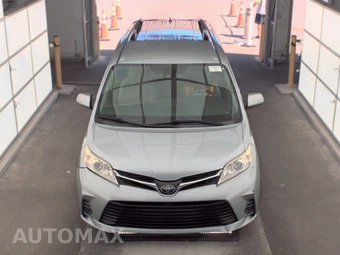 2018 Toyota Sienna LE 8-Passenger 119.3" WB - miniatura 2