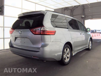 2018 Toyota Sienna LE 8-Passenger 119.3" WB - miniatura 4