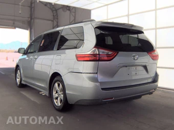 2018 Toyota Sienna LE 8-Passenger 119.3" WB - miniatura 6