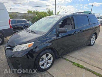 2018 Toyota Sienna LE 8-Passenger 119.3" WB