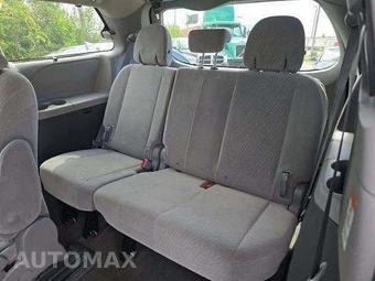 2018 Toyota Sienna LE 8-Passenger 119.3" WB - miniatura 14