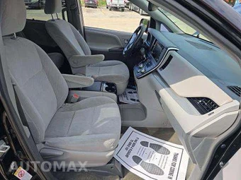 2018 Toyota Sienna LE 8-Passenger 119.3" WB - miniatura 19