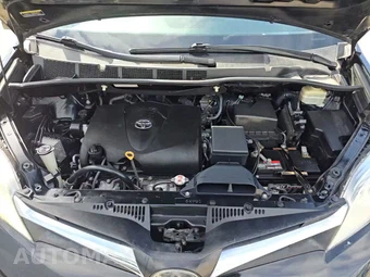 2018 Toyota Sienna LE 8-Passenger 119.3" WB - miniatura 26