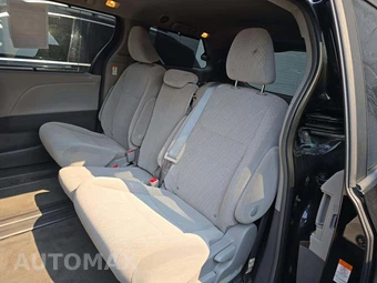 2018 Toyota Sienna LE 8-Passenger 119.3" WB - miniatura 13