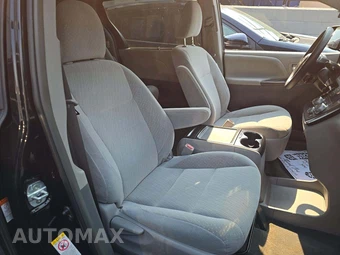 2018 Toyota Sienna LE 8-Passenger 119.3" WB - miniatura 19