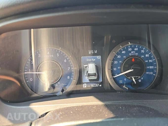 2018 Toyota Sienna LE 8-Passenger 119.3" WB - miniatura 9