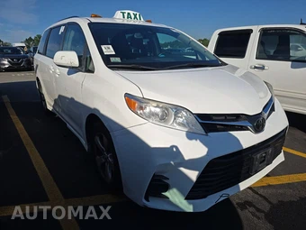 2018 Toyota Sienna LE 8-Passenger 119.3" WB - miniatura 3