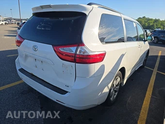 2018 Toyota Sienna LE 8-Passenger 119.3" WB - miniatura 4