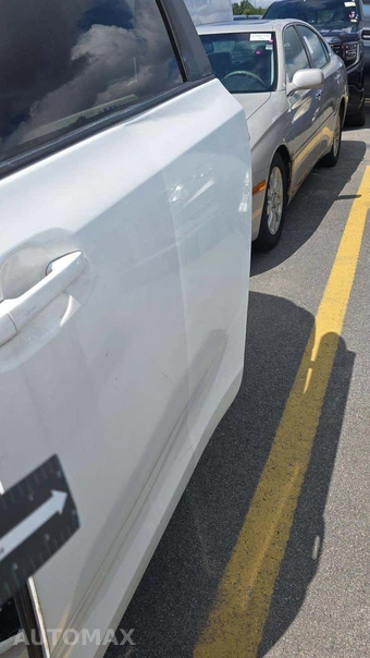 2018 Toyota Sienna LE 8-Passenger 119.3" WB - miniatura 40