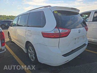 2018 Toyota Sienna LE 8-Passenger 119.3" WB - miniatura 6