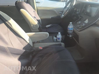 2018 Toyota Sienna LE 8-Passenger 119.3" WB - miniatura 8