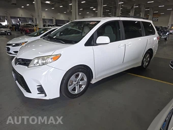 2018 Toyota Sienna LE 8-Passenger 119.3" WB