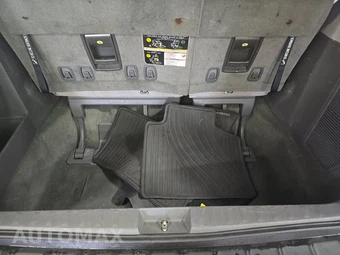 2018 Toyota Sienna LE 8-Passenger 119.3" WB - miniatura 18
