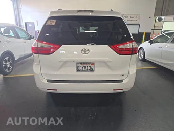 2018 Toyota Sienna LE 8-Passenger 119.3" WB - miniatura 5