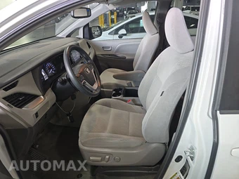 2018 Toyota Sienna LE 8-Passenger 119.3" WB - miniatura 7