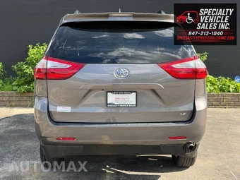 2018 Toyota Sienna LE 8-Passenger 119.3" WB - miniatura 11