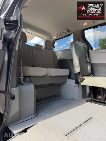 2018 Toyota Sienna LE 8-Passenger 119.3" WB - miniatura 21