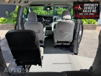 2018 Toyota Sienna LE 8-Passenger 119.3" WB - miniatura 22