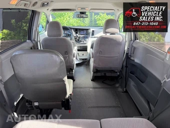 2018 Toyota Sienna LE 8-Passenger 119.3" WB - miniatura 23